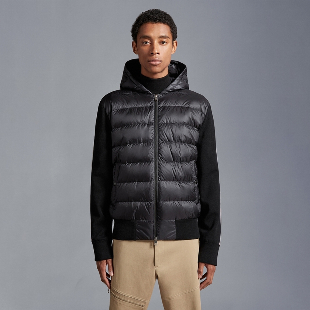 Куртки Moncler, I20919B00008M1131999