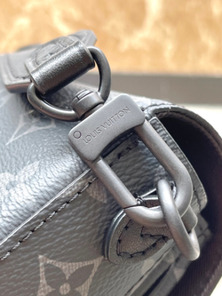 Louis Vuitton Montsouris Wearable Wallet