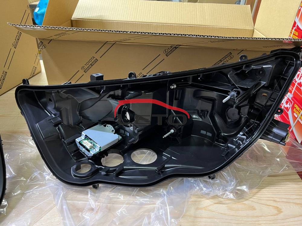 Корпус фары левый 8115B-42A20 8115B42A20