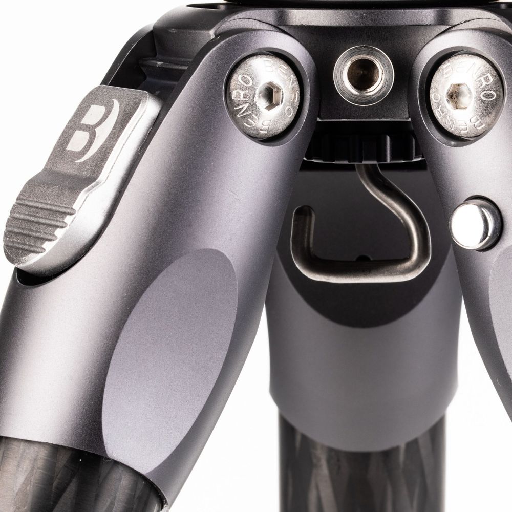 Штатив Benro TTOR34C карбоновый