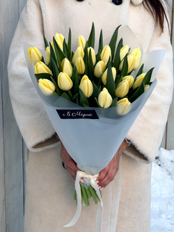 Кремовые тюльпаны в нежном букете от Флора Маркет
