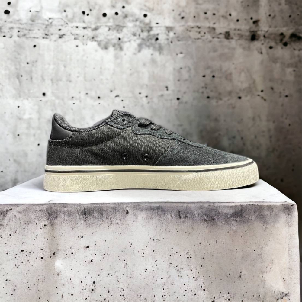 New Balance 232 • Black