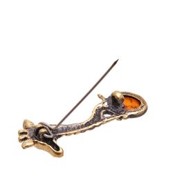 AM-3439 Брошь «Жирафик Ива» (латунь, янтарь)