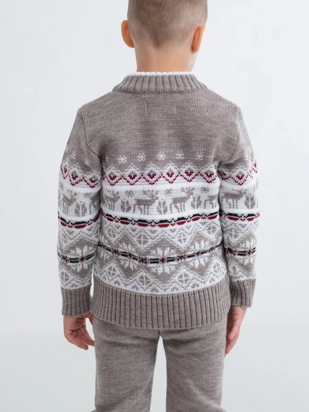 Джемпер вязаный