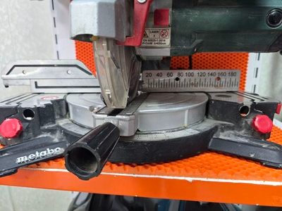 Торцовочная пила Metabo Ks 216 M Lasercut