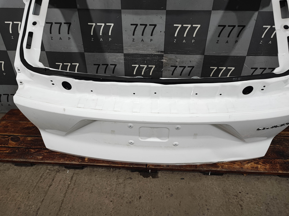 Крышка багажника Geely Cityray, Boyue Cool 24-нв Б/У Оригинал 6608248323C15