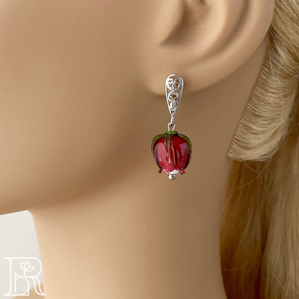 LEFIREL' Серьги серебряные женские "Алета" с цветами из муранского стекла / ювелирные украшения из родированного серебра 925