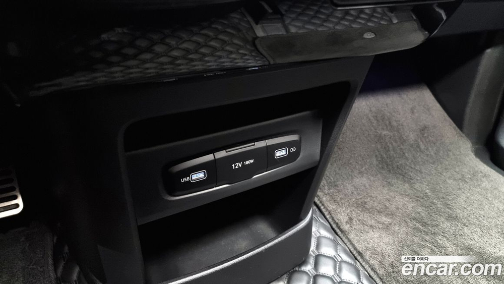 Hyundai Staria Lounge 9-и местный (10.2022)