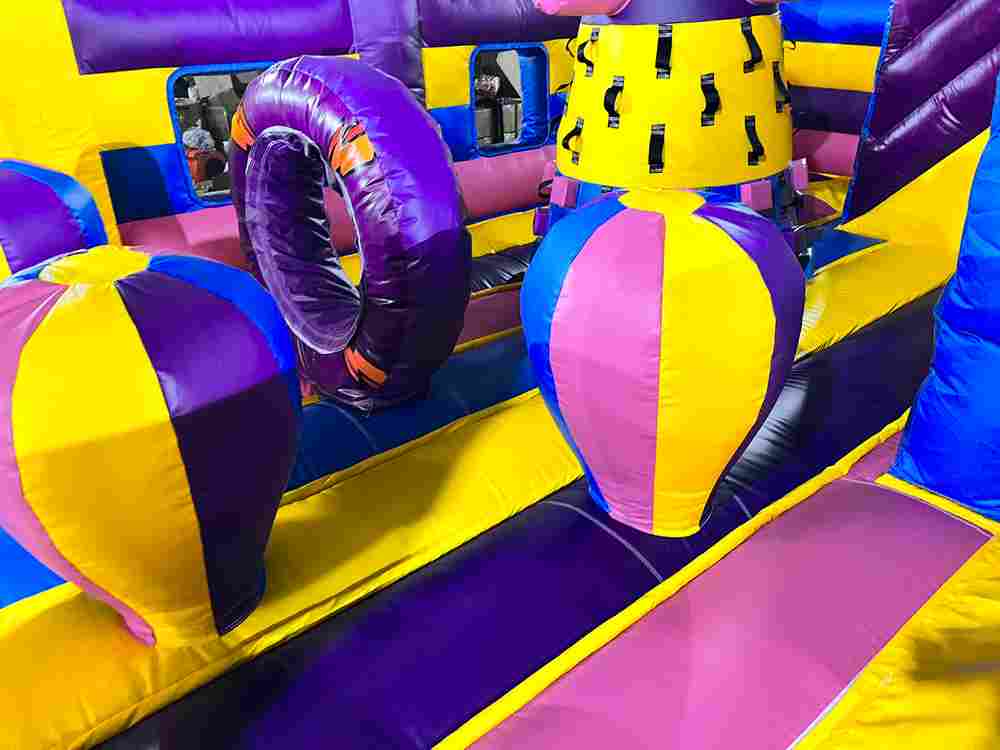 Коммерческий надувной батут "Комиксы" 7*5*3 м