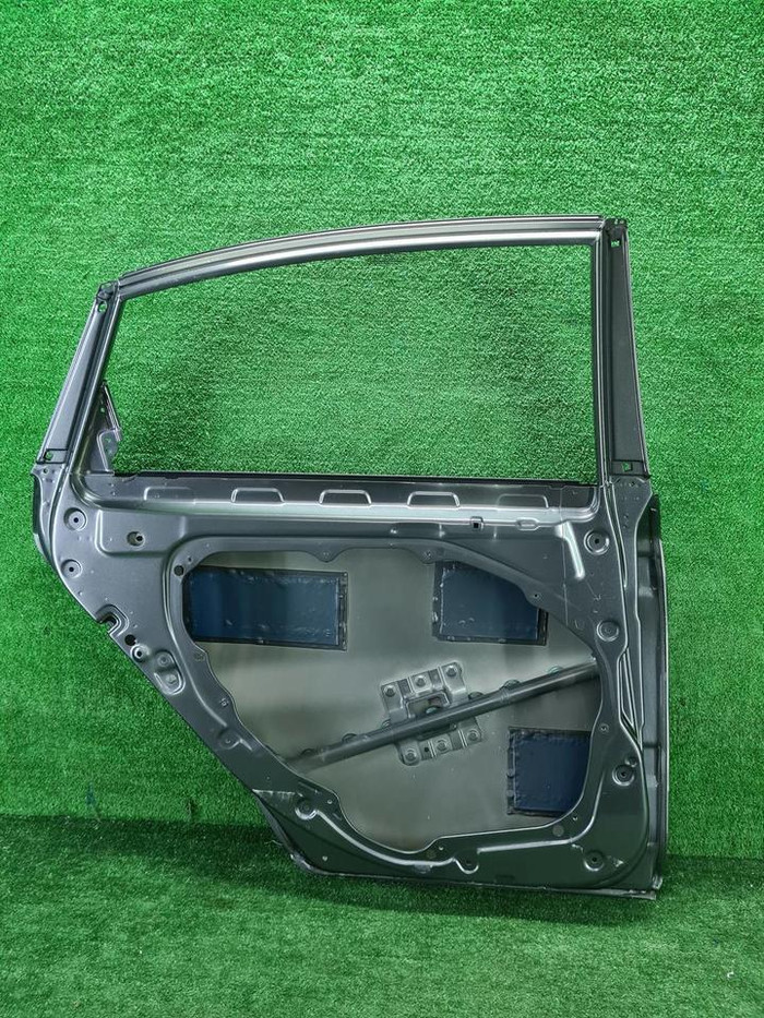 Дверь задняя левая Genesis G80 (2016-2020)