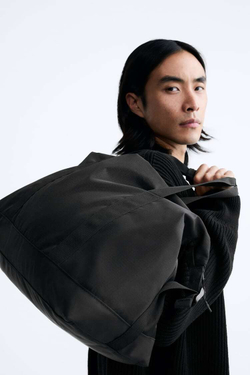 ZARA СУМКА-БОУЛИНГ ИЗ ВЫСОКОТЕХНОЛОГИЧНОЙ ТКАНИ, ЧЕРНЫЙ