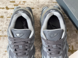New Balance 9060 Magnet