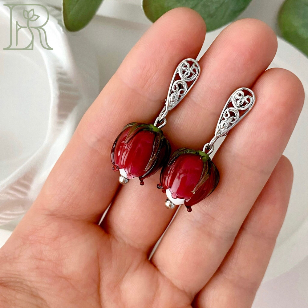 LEFIREL' Серьги серебряные женские "Алета" с цветами из муранского стекла / ювелирные украшения из родированного серебра 925