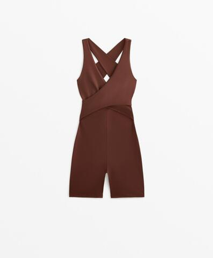 Oysho Короткий комбинезон Comfortlux с перекрестными деталями, шоколадный
