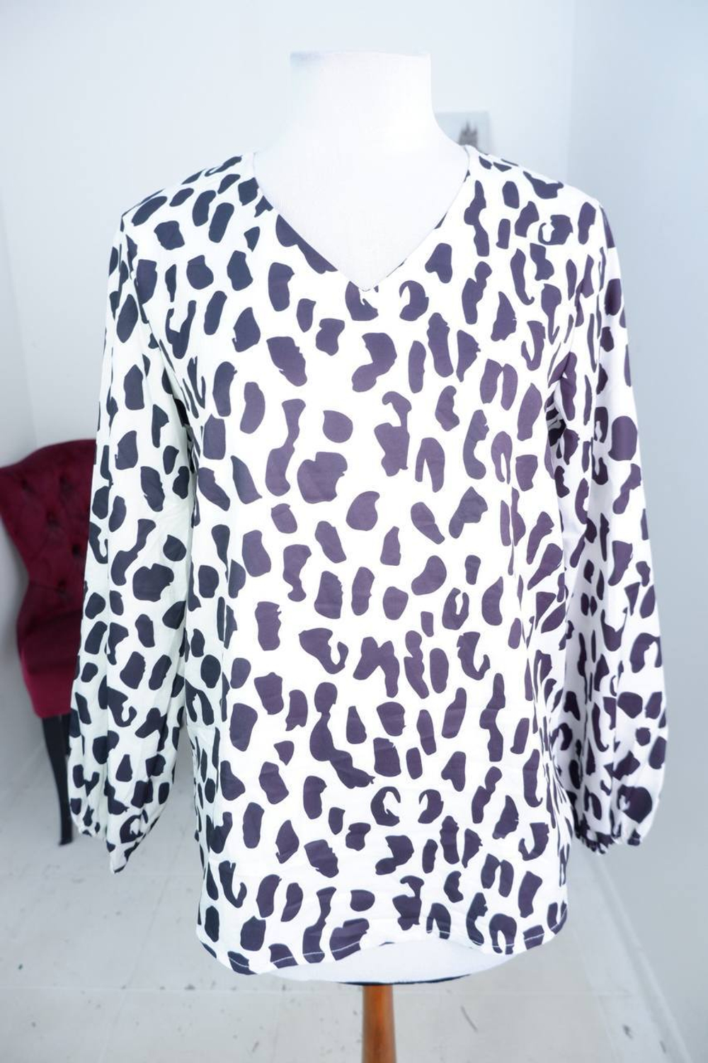 Блузка с монохромным принтом, маркировка М, визуально 46 размер