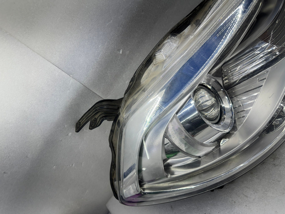 Оригинальная правая фара (галоген) Suzuki SX4 2014-2015,