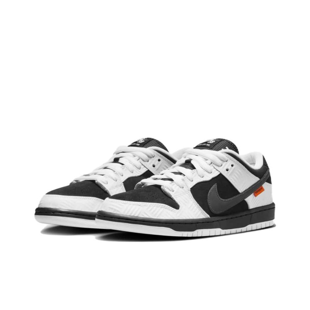 Кроссовки Nike x TIGHTBOOTH Dunk Low SB 'White' FD2629‑100