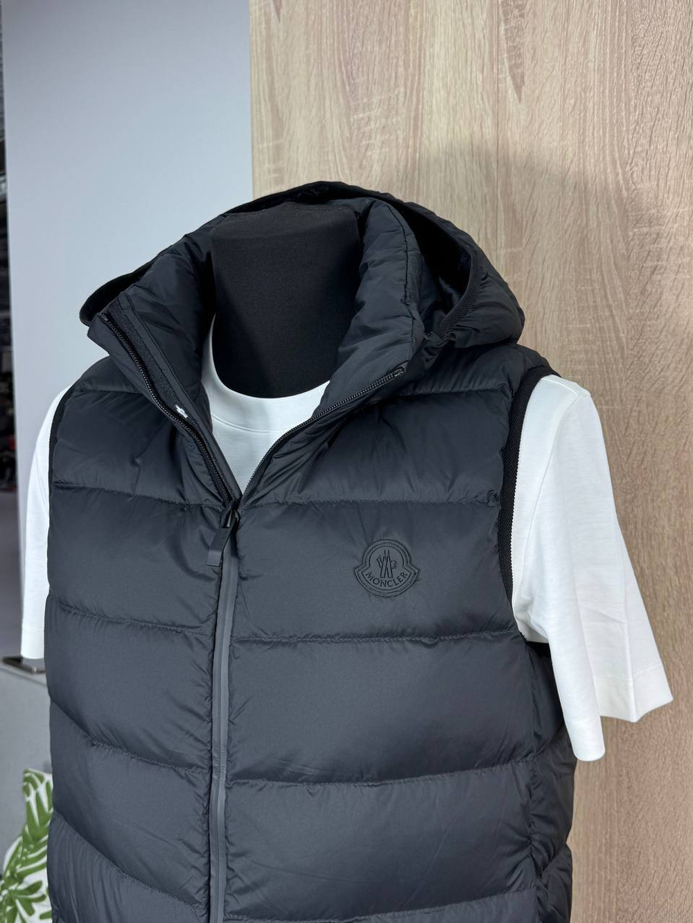 Безрукавка Moncler