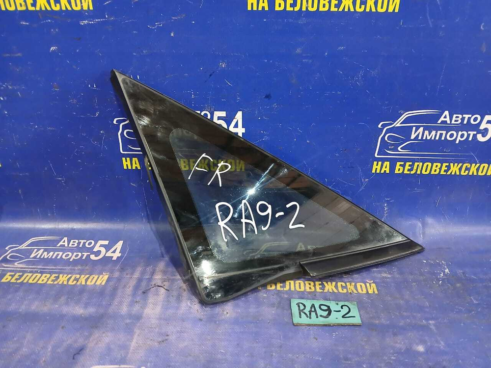 Форточка в кузов передняя правая Honda ODYSSEY 2002