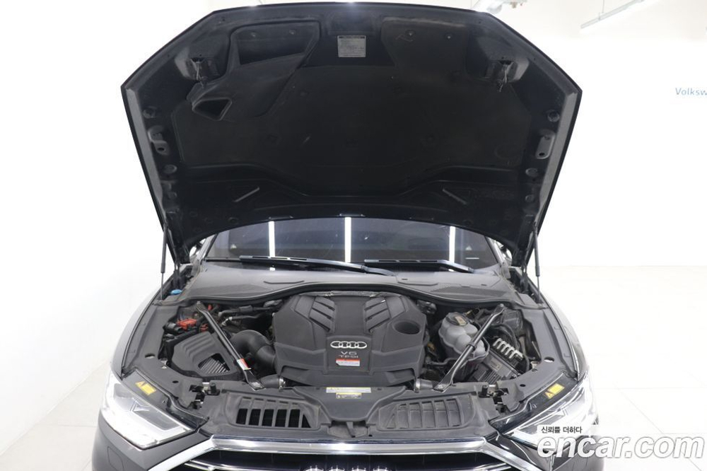 Audi A8 (D5) 55 TFSI Quattro LWB (01.2020)