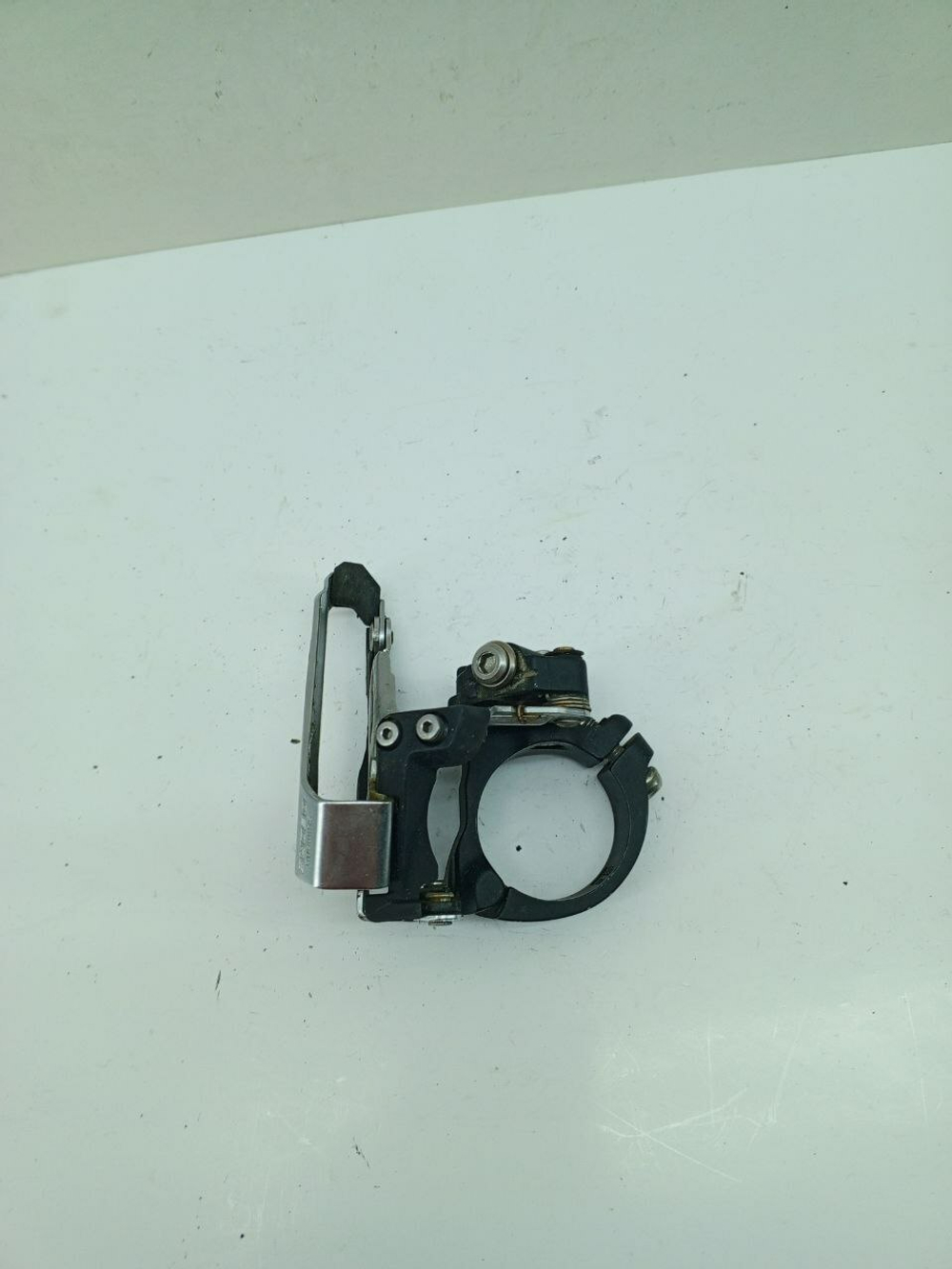 Переключатель на велосипед Shimano Deore FD-M6025