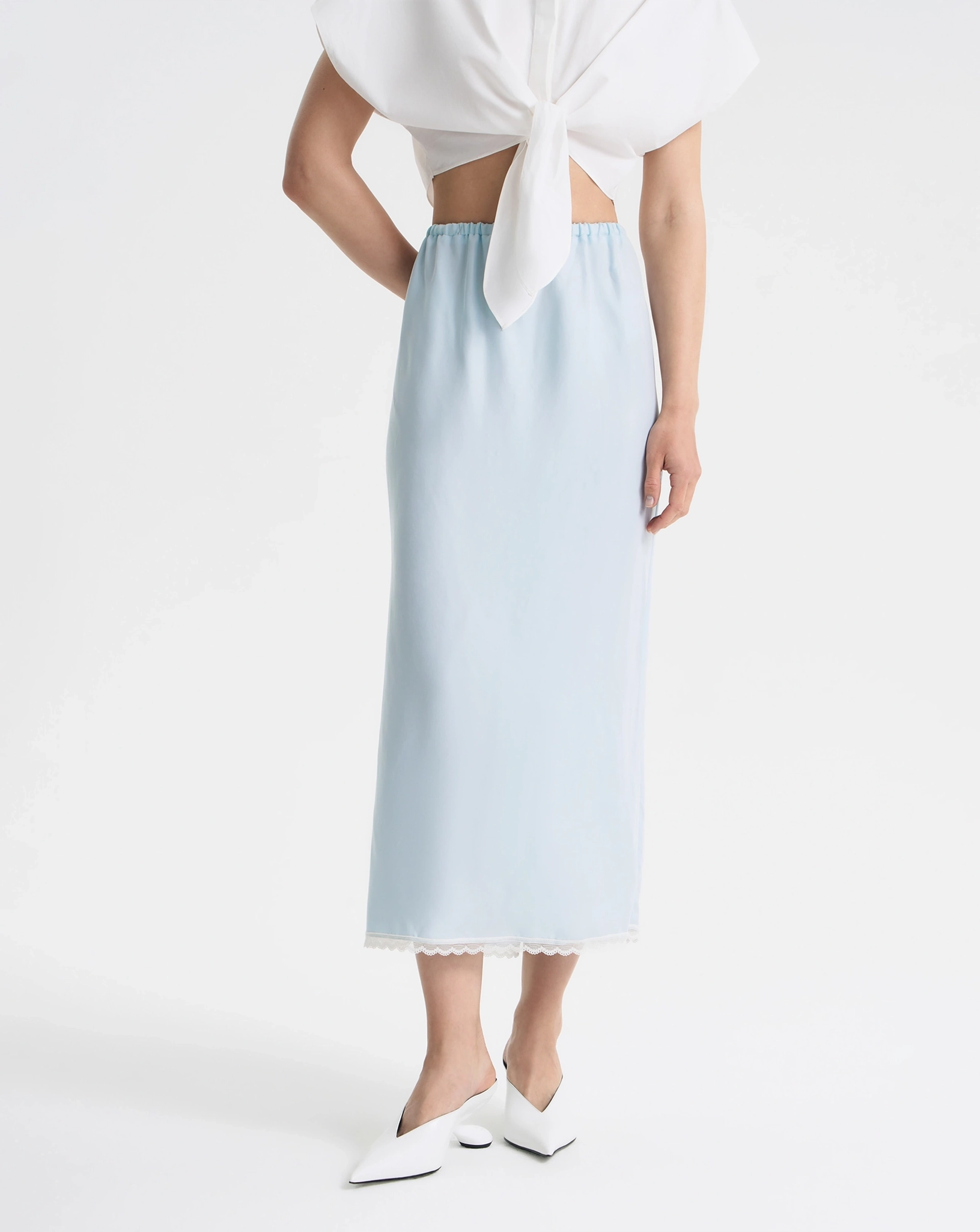 Юбка из купры с кружевной окантовкой