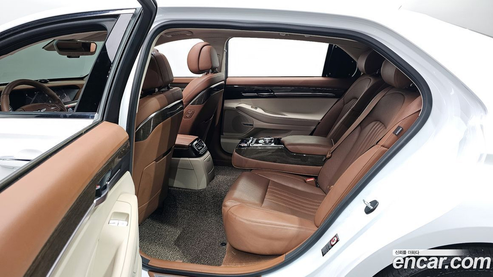 Genesis G90 3.8 AWD (08.2019)