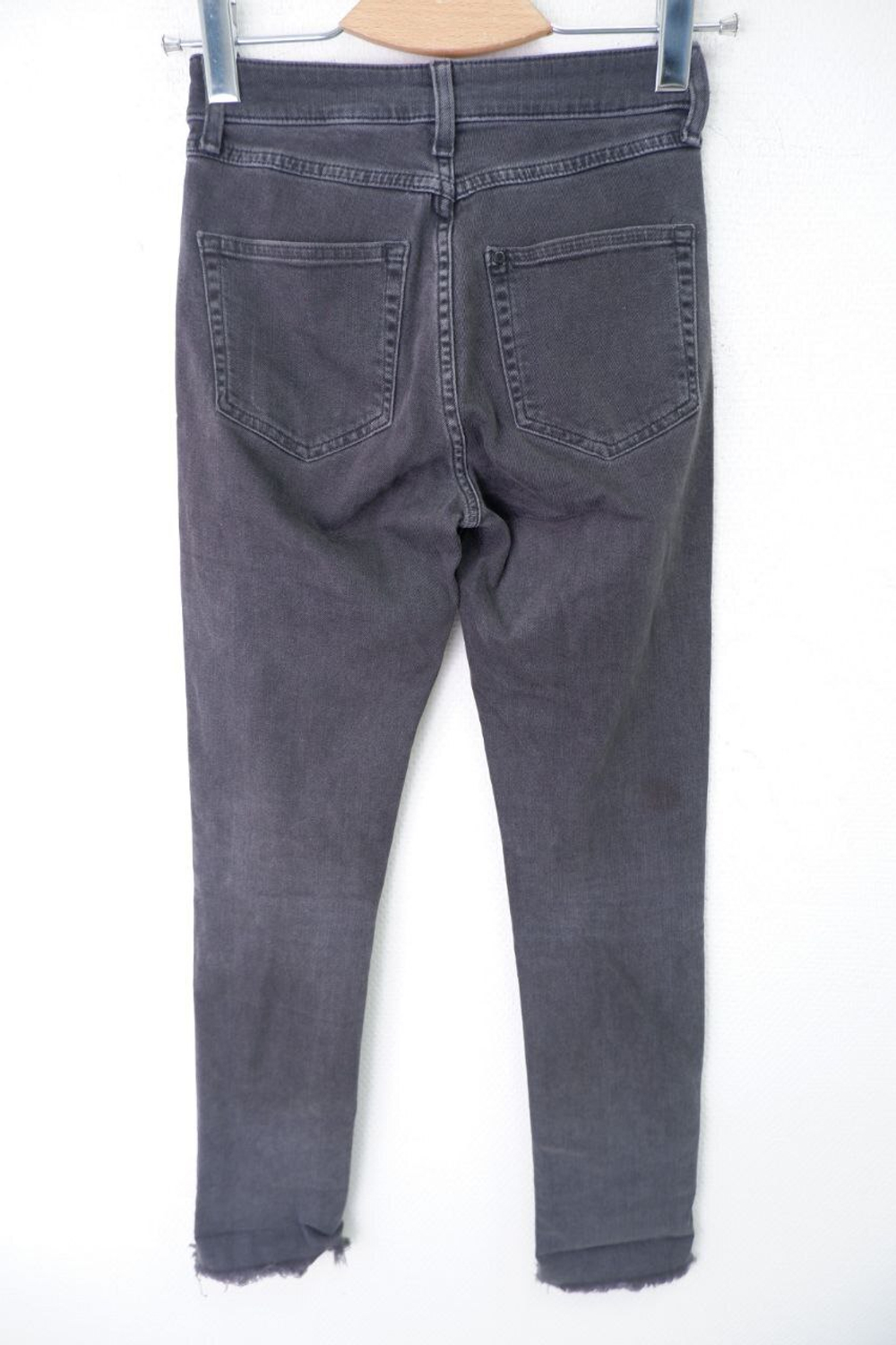 Джинсы стильные 40 размер