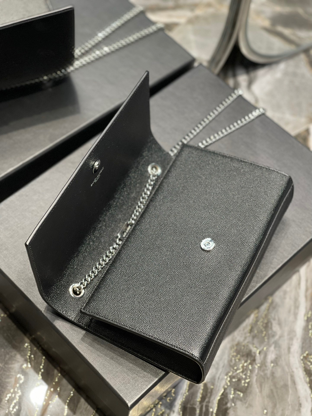 Saint Laurent Kate Medium Bag 24 cm