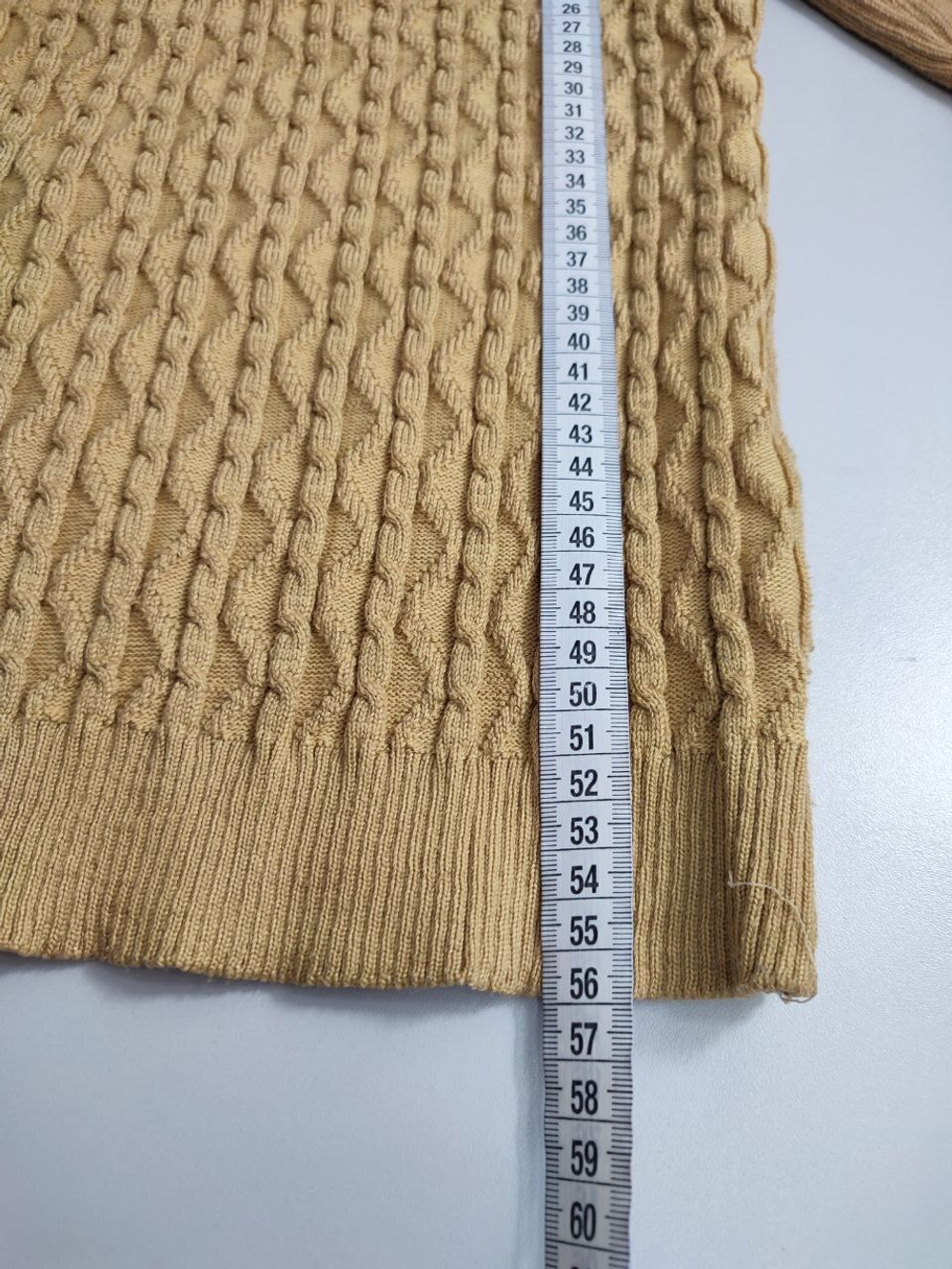 Свитер бежевый 44 размер
