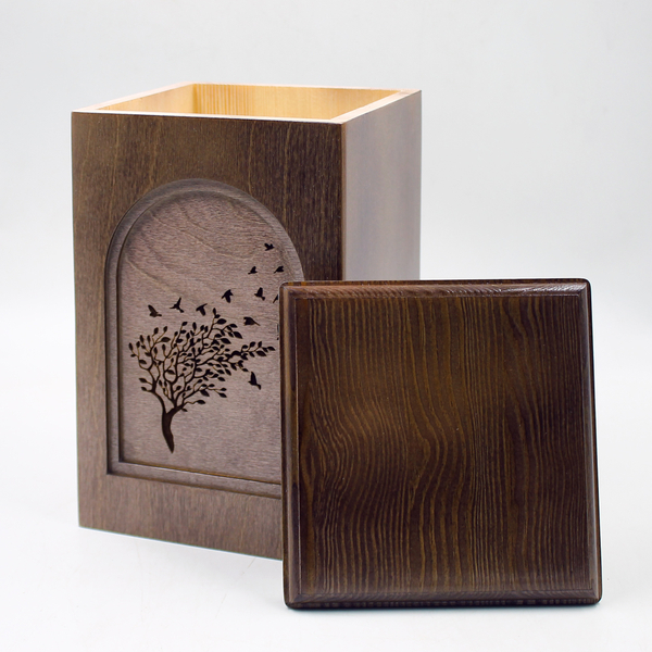 Урна для праха из березы «Арка» с гравировкой дерево темная