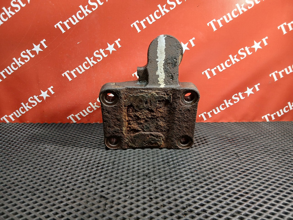 Кронштейн пневморессоры правый