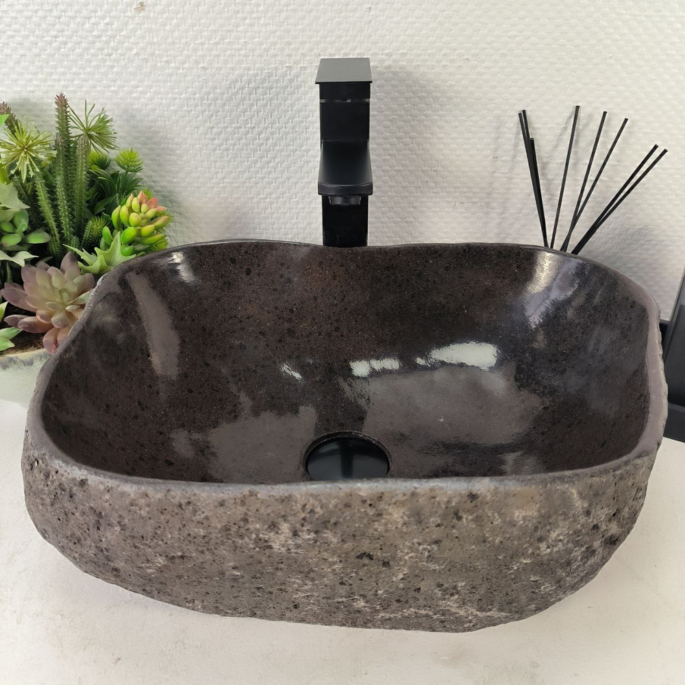 Раковина из речного камня RS-65065 44*33*15 0861