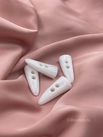 Пуговицы на 2 прокола декоративные белые с полупрозрачными прожилками