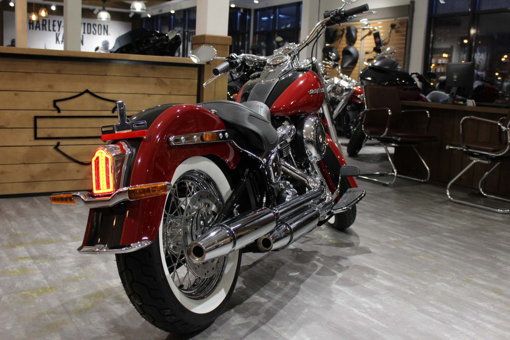 Harley-Davidson® Softail® Deluxe™ (FLDE) 2020