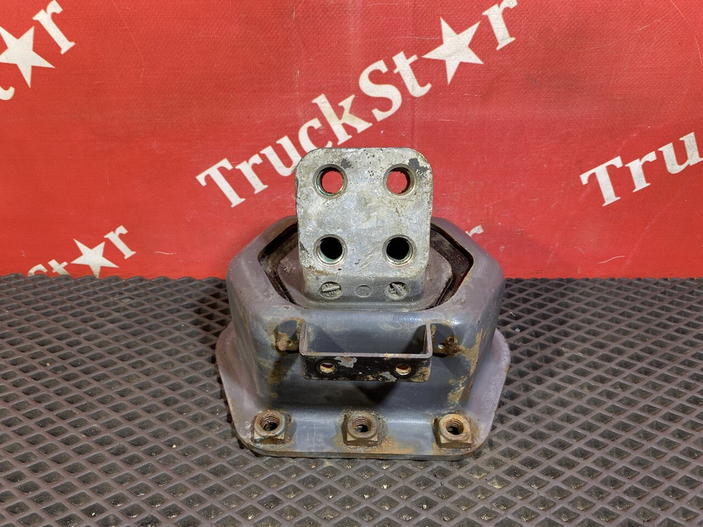 Подушка двигателя задняя