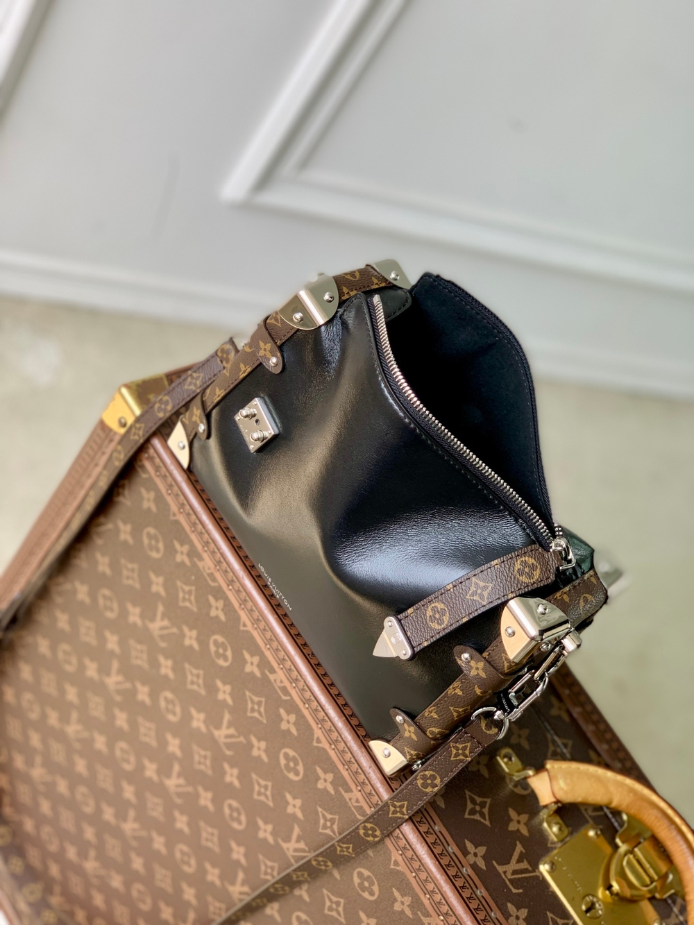 Louis Vuitton Side Trunk Vibe MM
