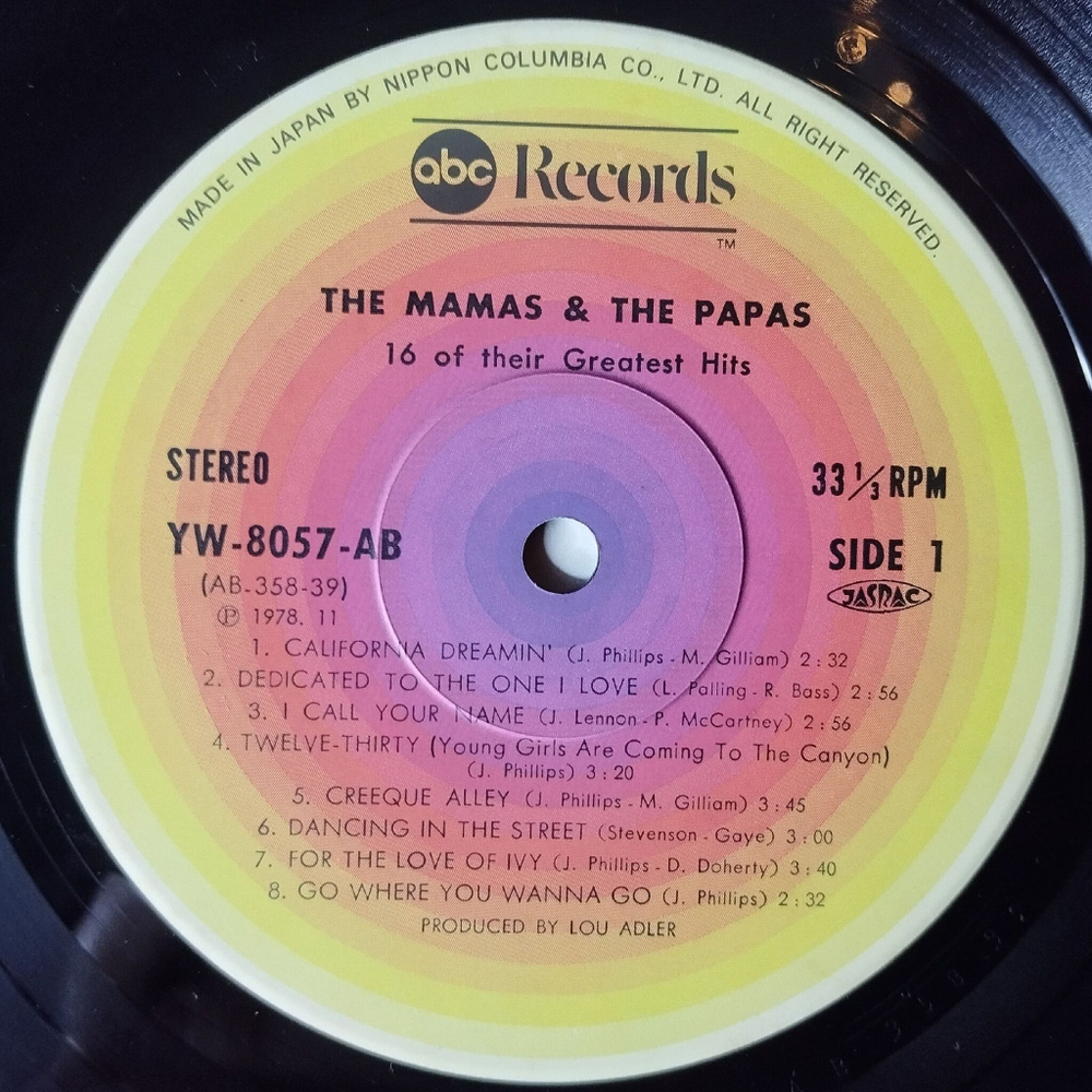 Винтажная виниловая пластинка LP The Mamas and The Papas 16 Of Their Greatest Hits (Japan 1978) (Obi) Young Girls Are Coming To The Canyon