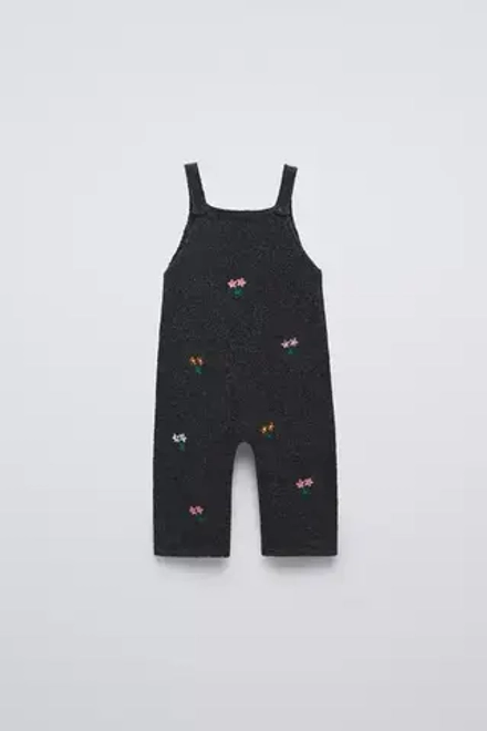 ZARA ТРИКОТАЖНЫЙ КОМБИНЕЗОН С ЦВЕТОЧНОЙ ВЫШИВКОЙ, ТЕМНО-СЕРЫЙ