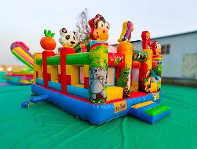 Коммерческий надувной батут «Попугайчики 2» с горкой, 5*4*2,8 м