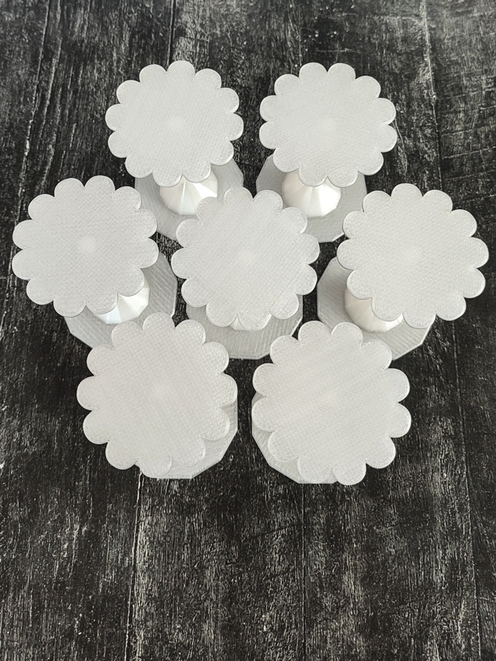 Прозрачный набор кондитерских гвоздиков "Ромашка на подставке от Киры"