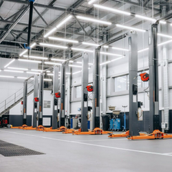 WDK-529 Подъемник двухстоечный с верхней синхронизацией 4 тонны, одност.разбл., 380В