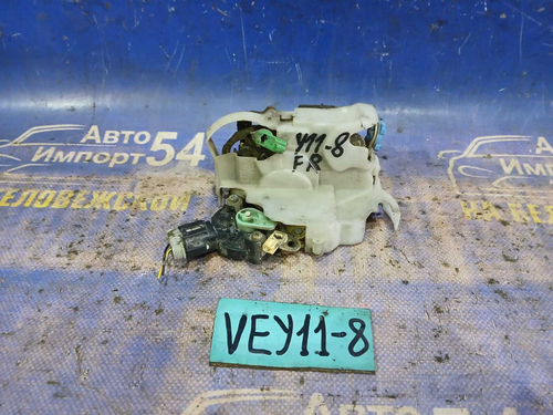 Замок двери передней правой NISSAN AD 2001