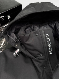 Пуховик Moncler