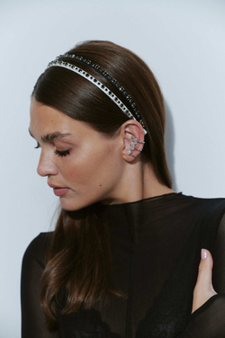 Тонкий ободок с черными камнями