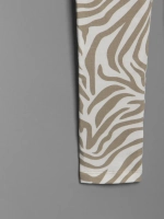 Бежевый костюм для девочки на осень