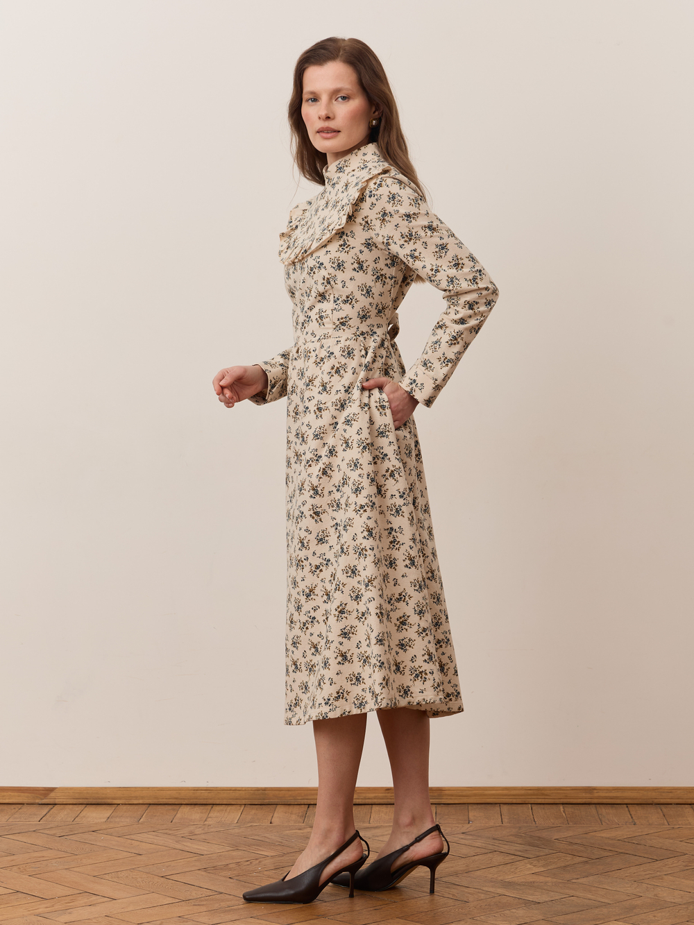 Платье с вшитой манишкой