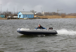 Лодка ПВХ ФЛАГМАН 400 U