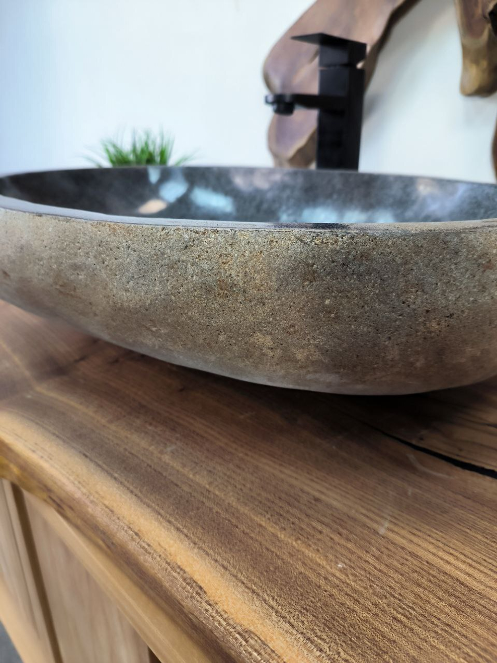 Раковина из речного камня RS-65841 62х43х15 из натурального камня