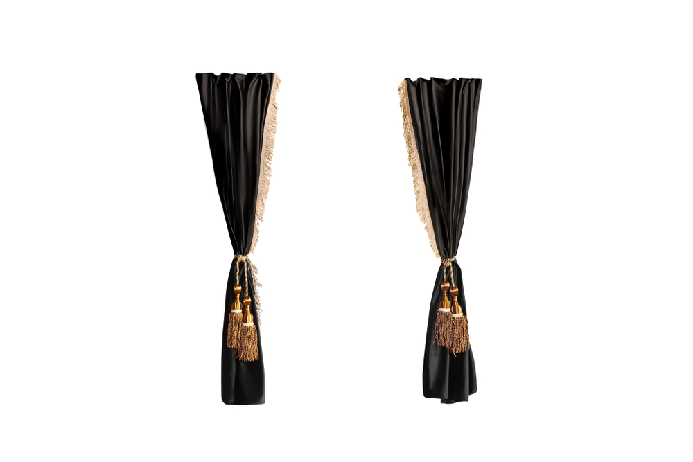 Шторы спального места с прихватами "Кисти" коричневые в кабину Volvo, Scania, MAN, DAF, Merc, Камаз, Sitrak, Shacman, Foton, FAW. Высота 1,5м, ширина одной стороны - 1,15м. Блэкаут, велюр. Черный цвет с бежевой бахромой и коричневыми кистями